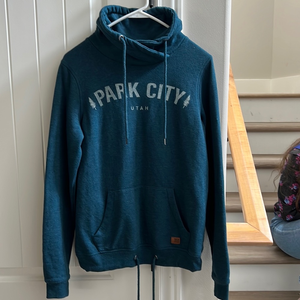 COPY - Techstyles women’s Park City sweatshirt size small/medium